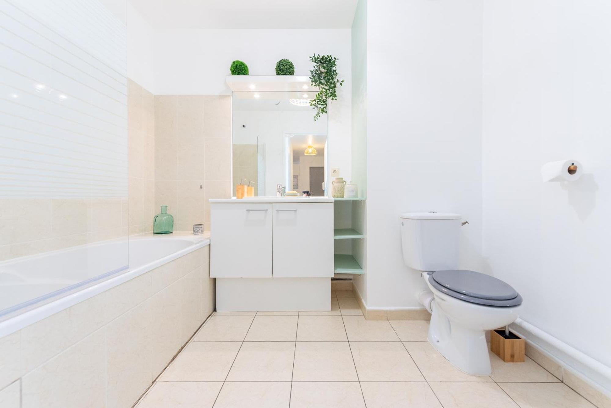 Bao Location - Ideal Pro & Groupe - Calme - Lumineux - Wifi - Terrasse - Jardin - Plage A 2Km - Proche Centre Ville, Gare, Commerces - Parking Prive Toulon Exterior foto